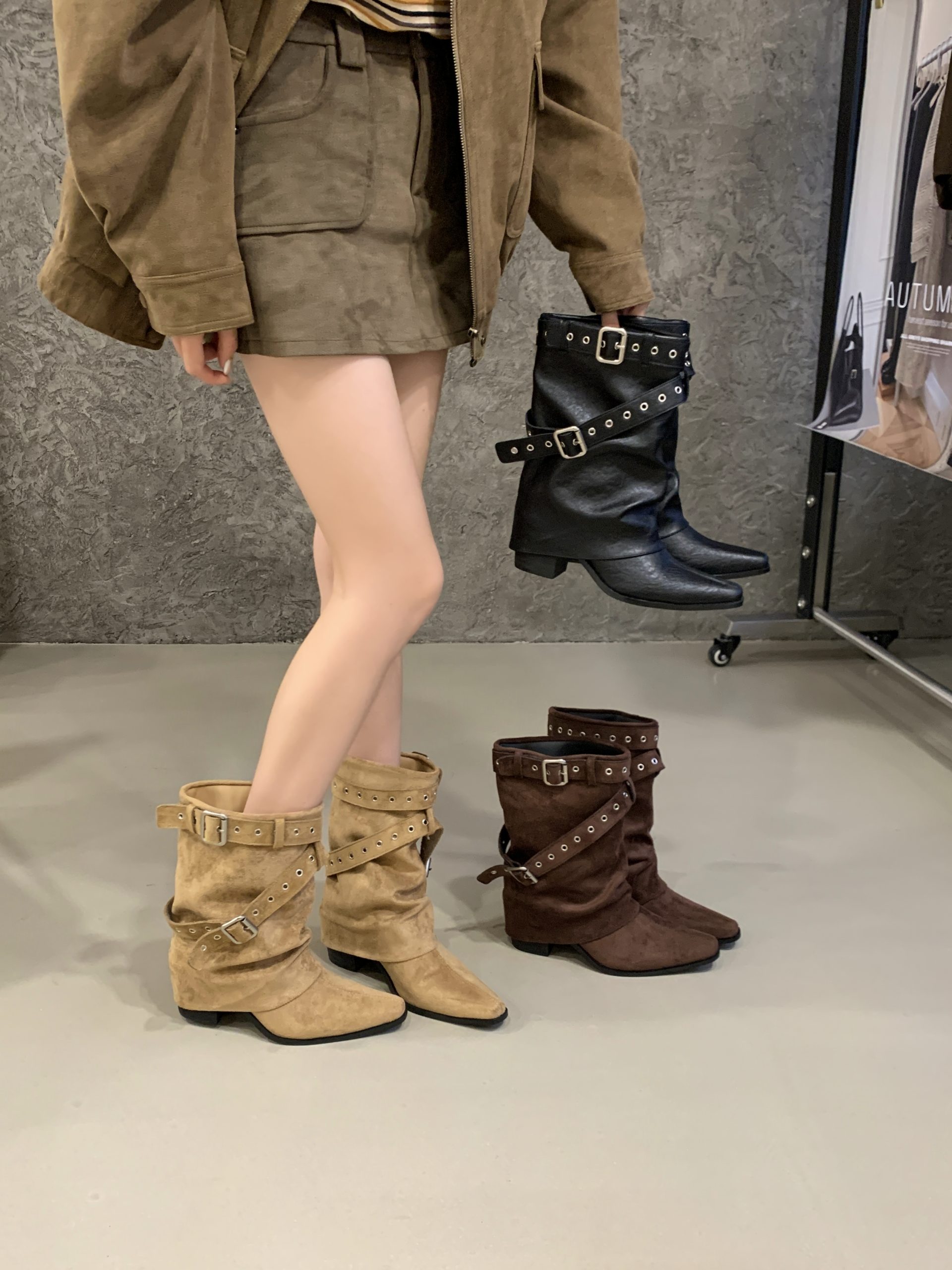 2025-new-american-hot-girl-belt-buckle-tube-boots-short-boots-womens-pointed-toe-western-cowboy-boots 2025 New American Hot Girl Belt Buckle Tube Boots Short Boots Women's Pointed Toe Western Cowboy Boots