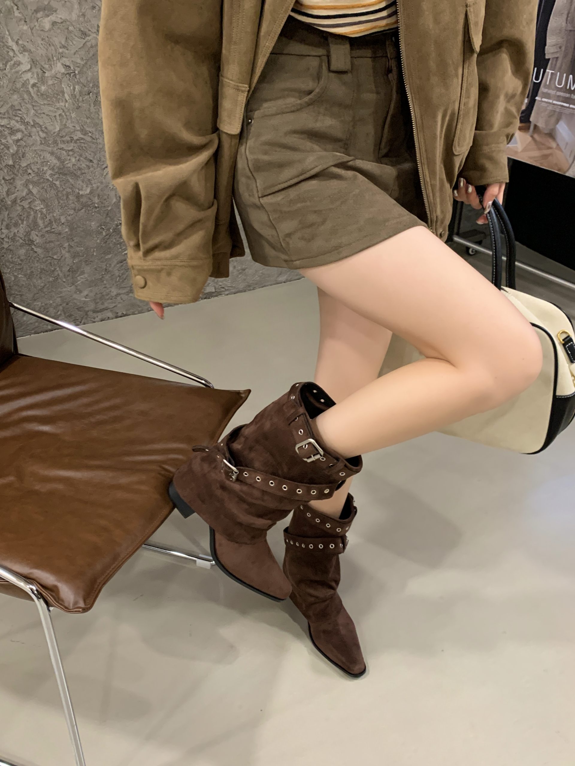 2025-new-american-hot-girl-belt-buckle-tube-boots-short-boots-womens-pointed-toe-western-cowboy-boots_1 2025 New American Hot Girl Belt Buckle Tube Boots Short Boots Women's Pointed Toe Western Cowboy Boots
