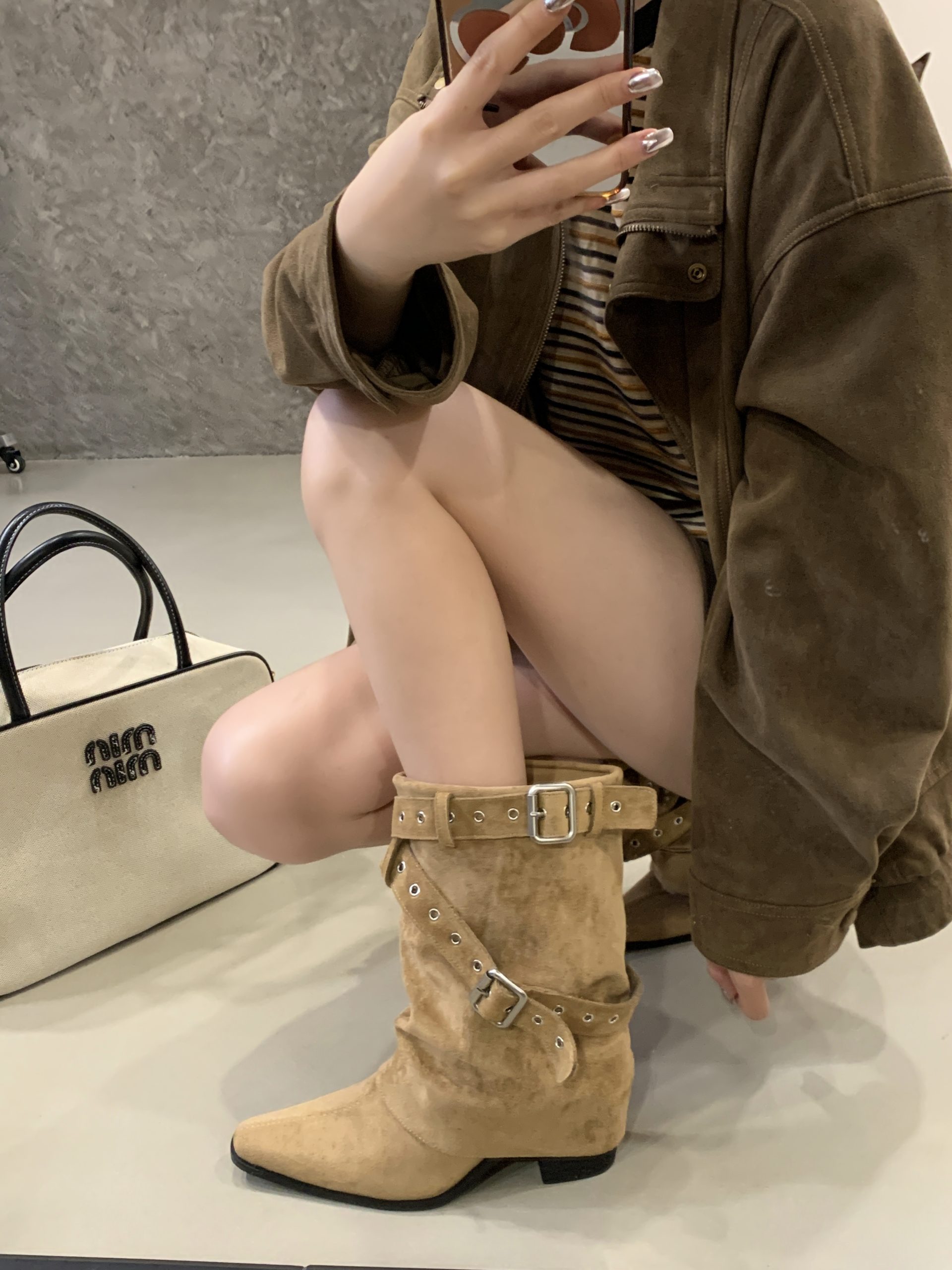 2025-new-american-hot-girl-belt-buckle-tube-boots-short-boots-womens-pointed-toe-western-cowboy-boots_3 2025 New American Hot Girl Belt Buckle Tube Boots Short Boots Women's Pointed Toe Western Cowboy Boots