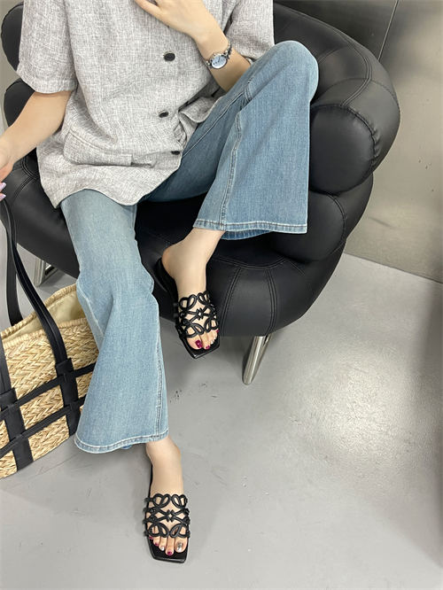 2025 New Flat One-Strap Women's Slippers Casual PU Sandals