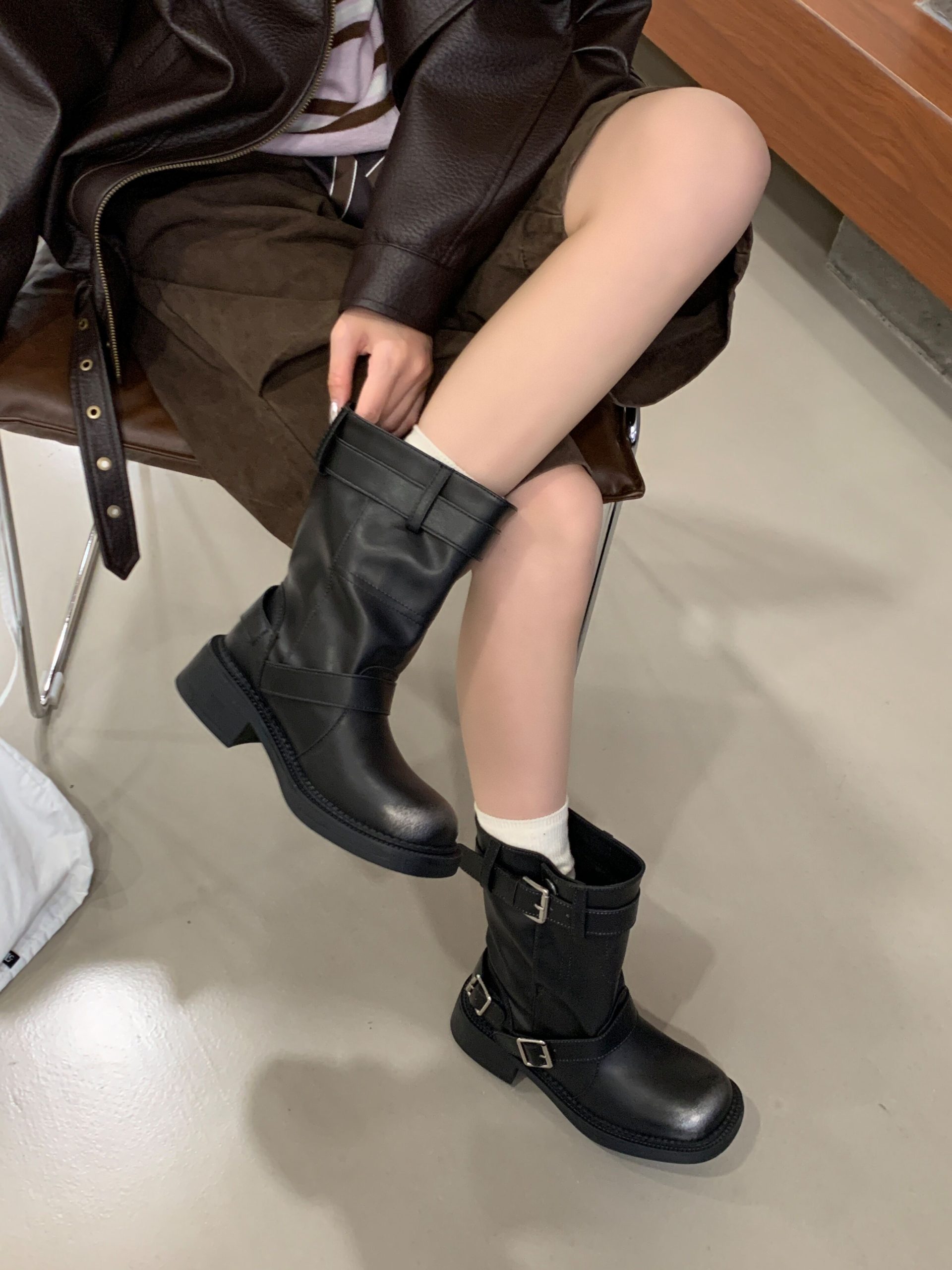 2025-new-genuine-leather-black-belt-buckle-mid-calf-boots-motorcycle-boots-autumn-winter-new-round-toe-knight-boots 2025 New Genuine Leather Black Belt Buckle Mid Calf Boots Motorcycle Boots Autumn Winter New Round Toe Knight Boots