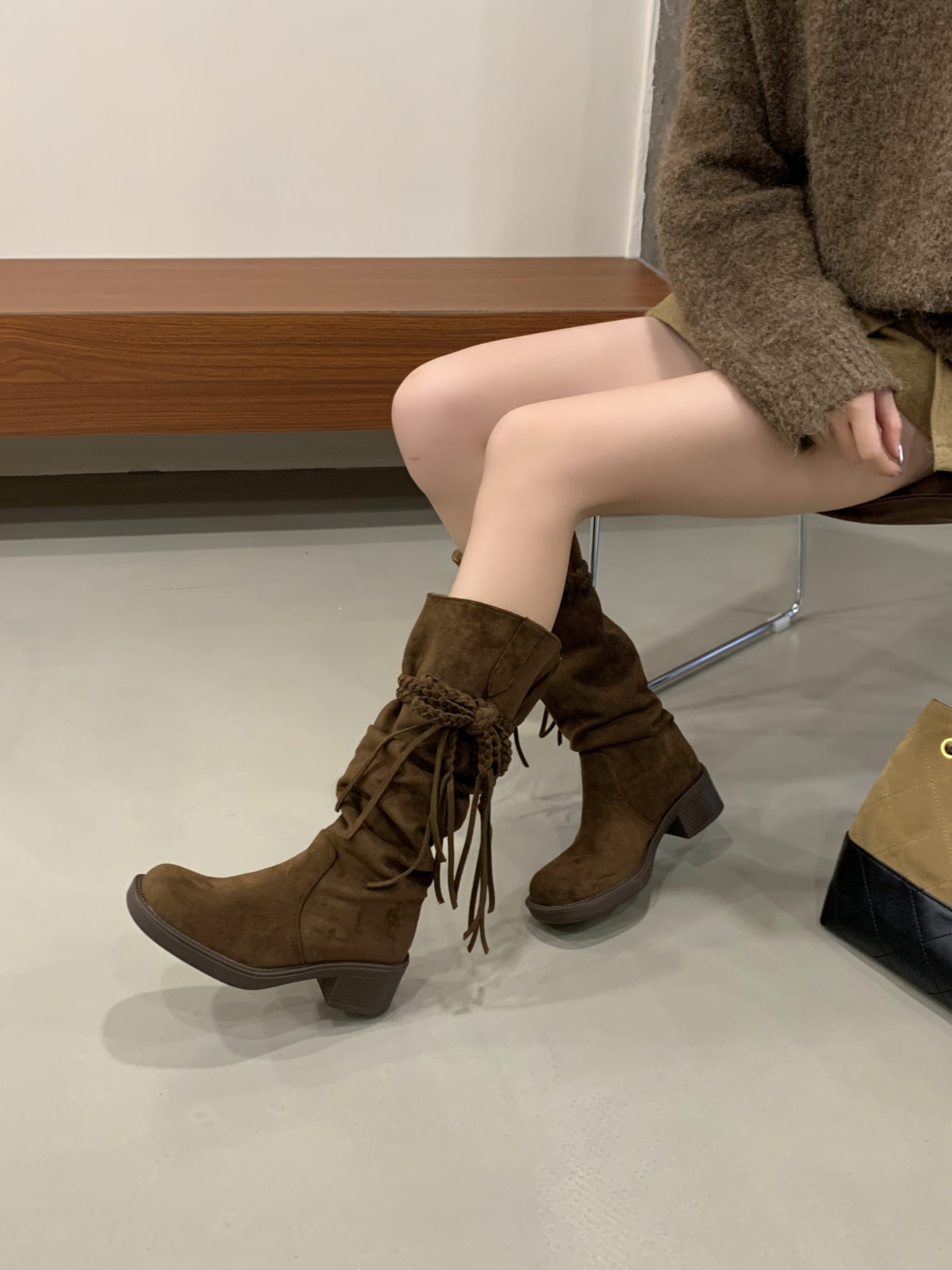 2025-new-retro-wasteland-style-fringe-knight-boots-chunky-heel-over-the-knee-boots_3 2025 New Retro Wasteland Style Fringe Knight Boots Chunky Heel Over-the-Knee Boots
