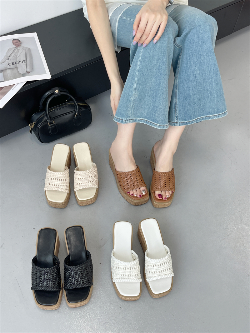 2025-new-thick-sole-flat-womens-slippers-summer-casual-platform-sandals 2025 New Thick Sole Flat Women's Slippers Summer Casual Platform Sandals