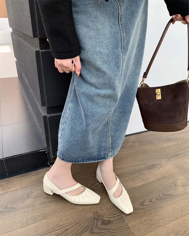 retro-pleated-square-toe-mary-jane-shoes-for-women-2024-chunky-heel-magic-tape-low-top-casual-shoes_2 Retro Pleated Square Toe Mary Jane Shoes for Women 2024 Chunky Heel Magic Tape Low Top Casual Shoes