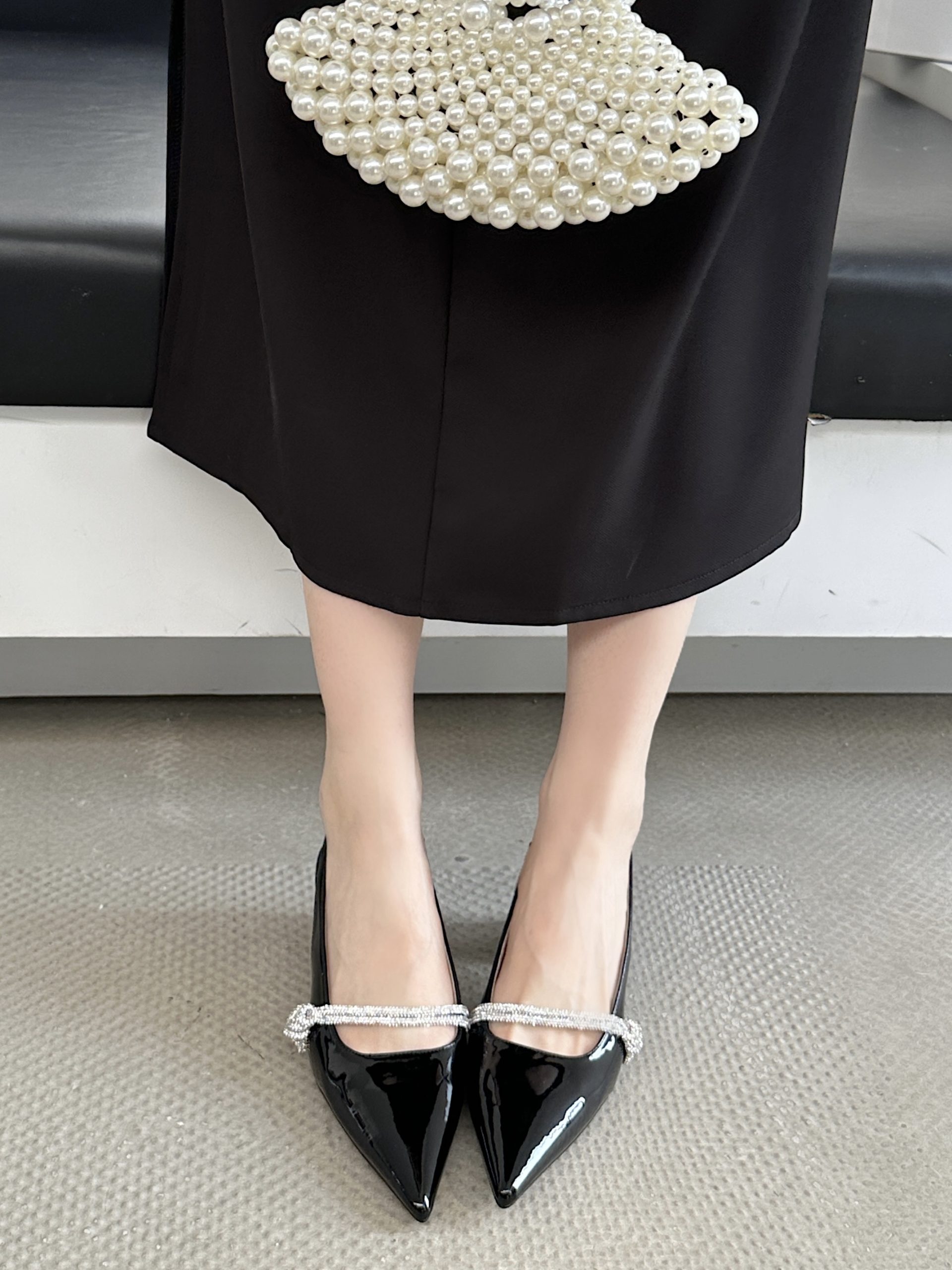 womens-pointed-toe-rhinestone-chunky-heel-open-back-sandals-2025-spring-summer-new-style_1 Women's Pointed Toe Rhinestone Chunky Heel Open Back Sandals 2025 Spring Summer New Style